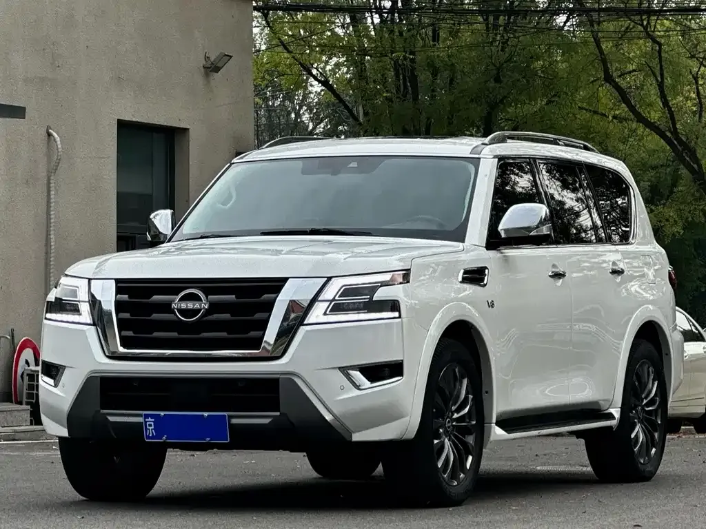 Nissan Patrol — фото 1