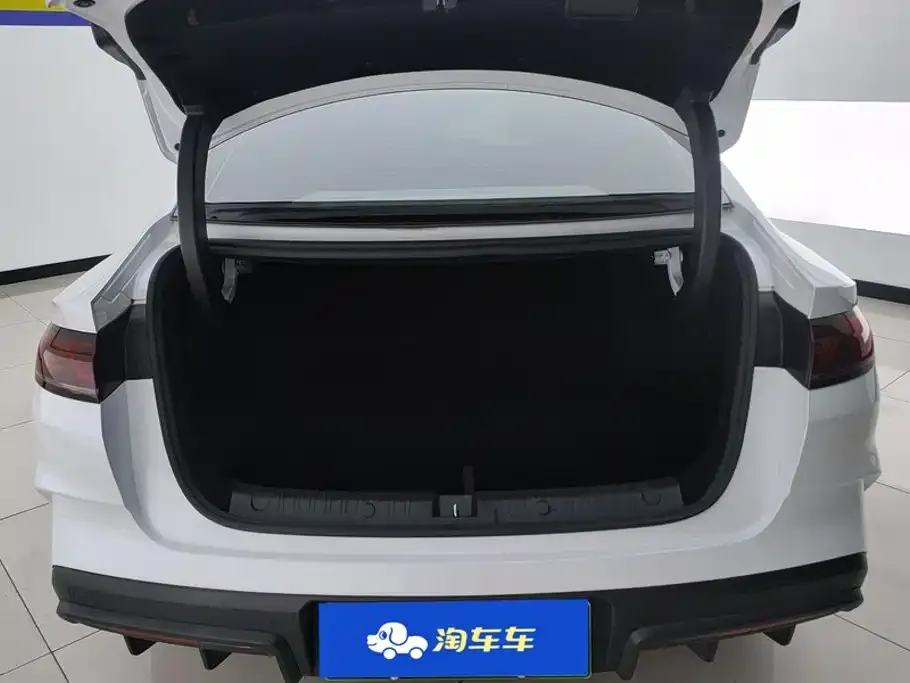 BYD Qin L — фото 6