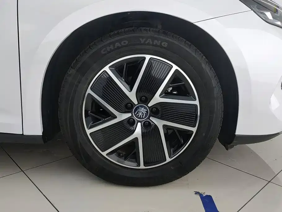 BYD Qin L — фото 4