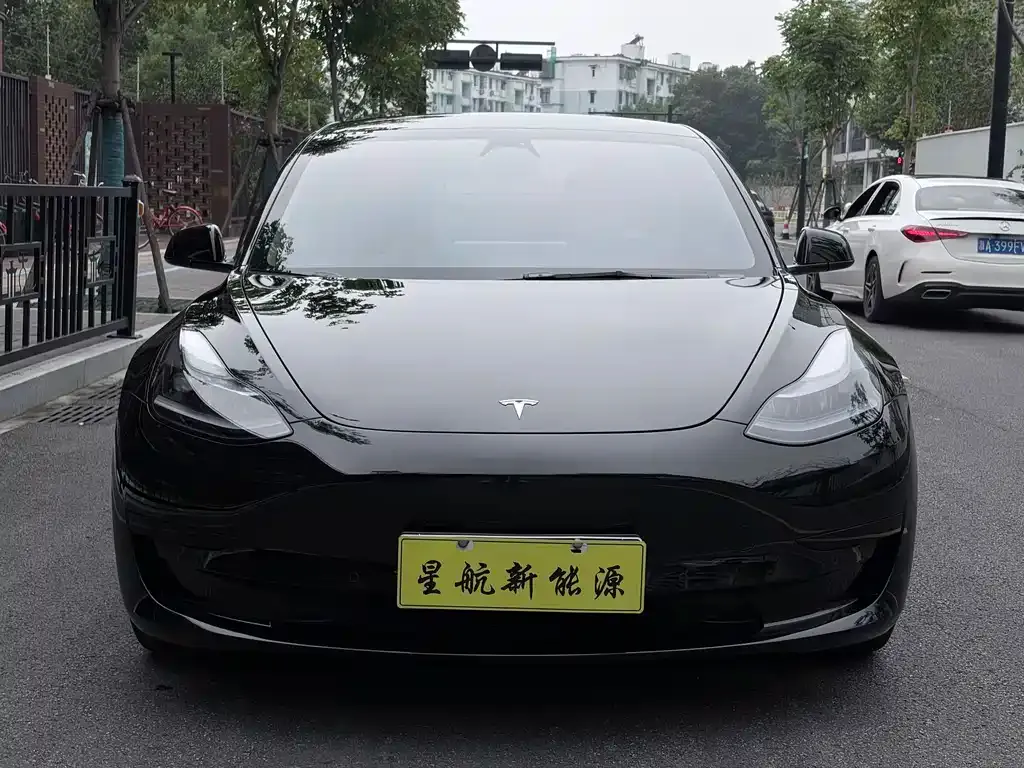 Tesla Model 3 — фото 2