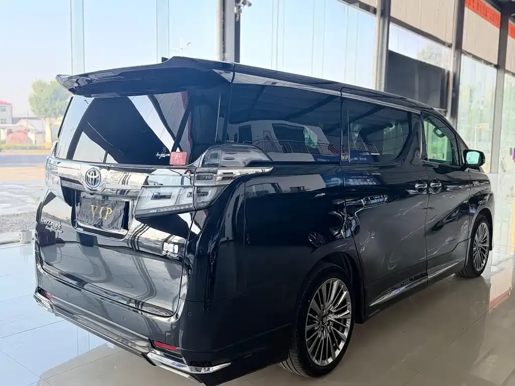 Toyota Vellfire — фото 3