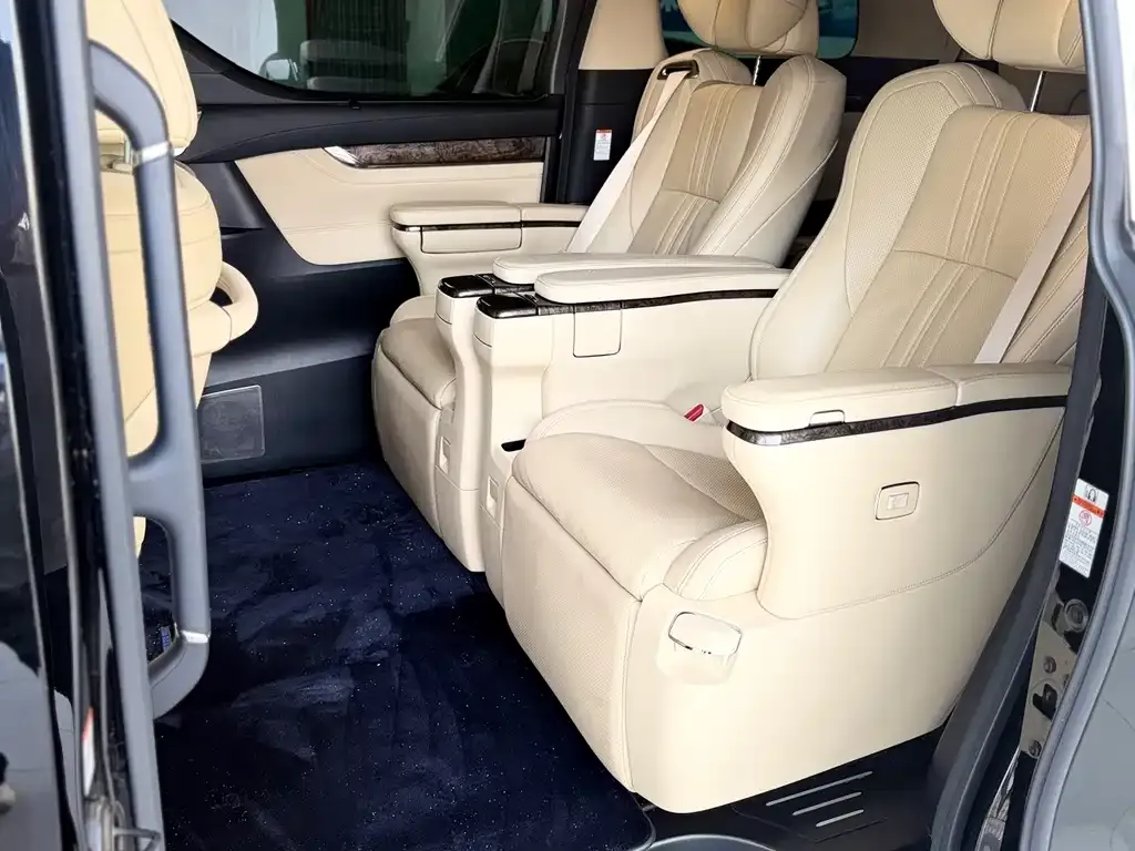 Toyota Vellfire — фото 4
