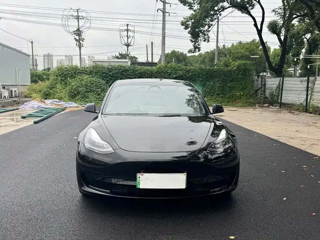 Tesla Model 3 — фото 7