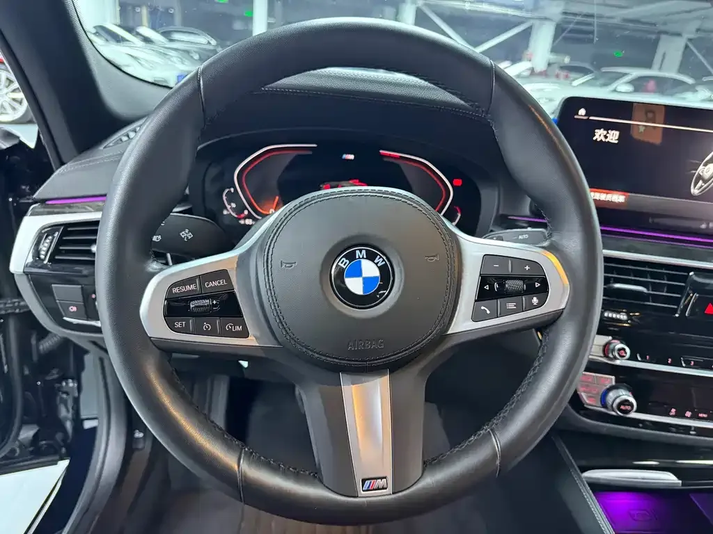 BMW 5 Series — фото 10