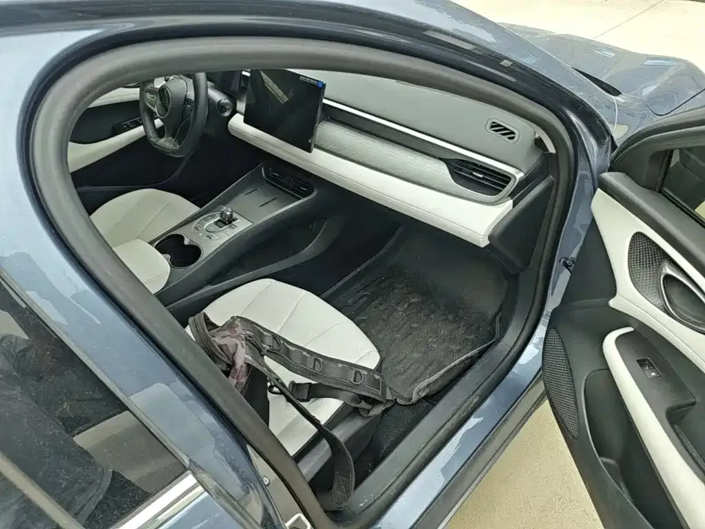 BYD Seal 05 DM-i — фото 10