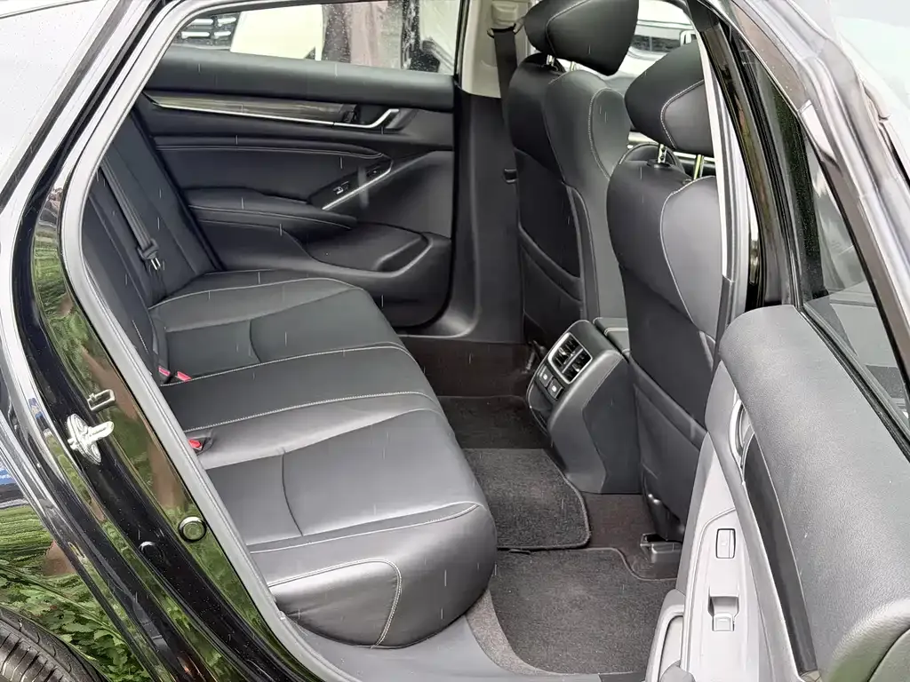 Honda Accord — фото 3