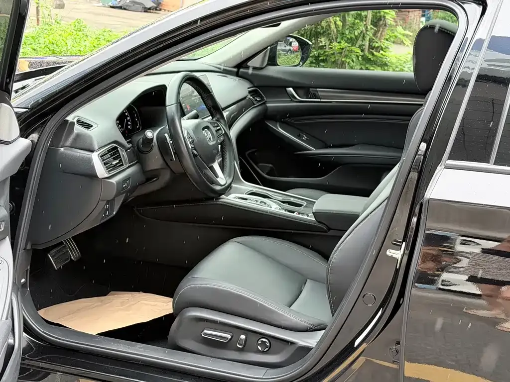 Honda Accord — фото 9