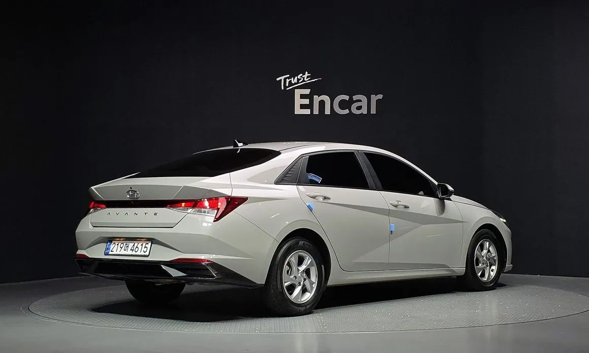 Hyundai AVANTE — фото 3