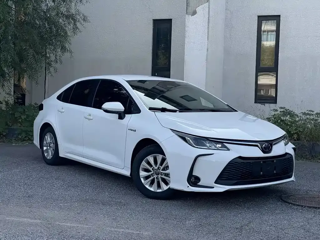 Toyota Corolla — фото 5