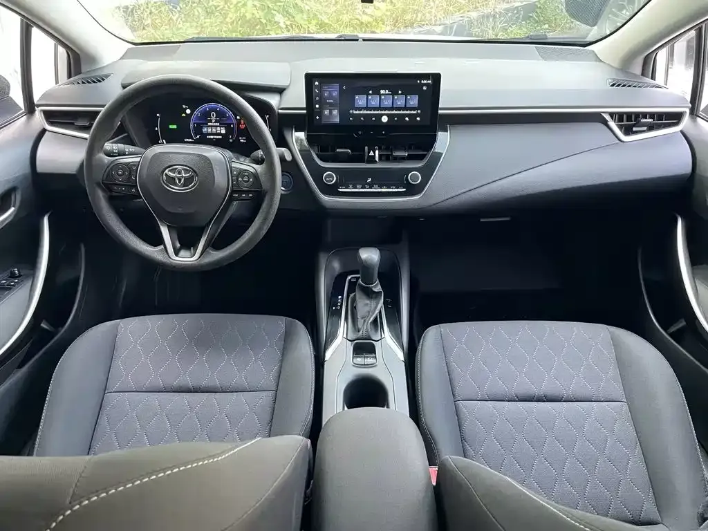 Toyota Corolla — фото 9