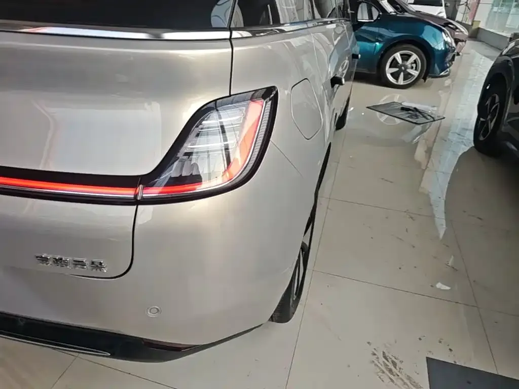 Baojun Yunduo — фото 2