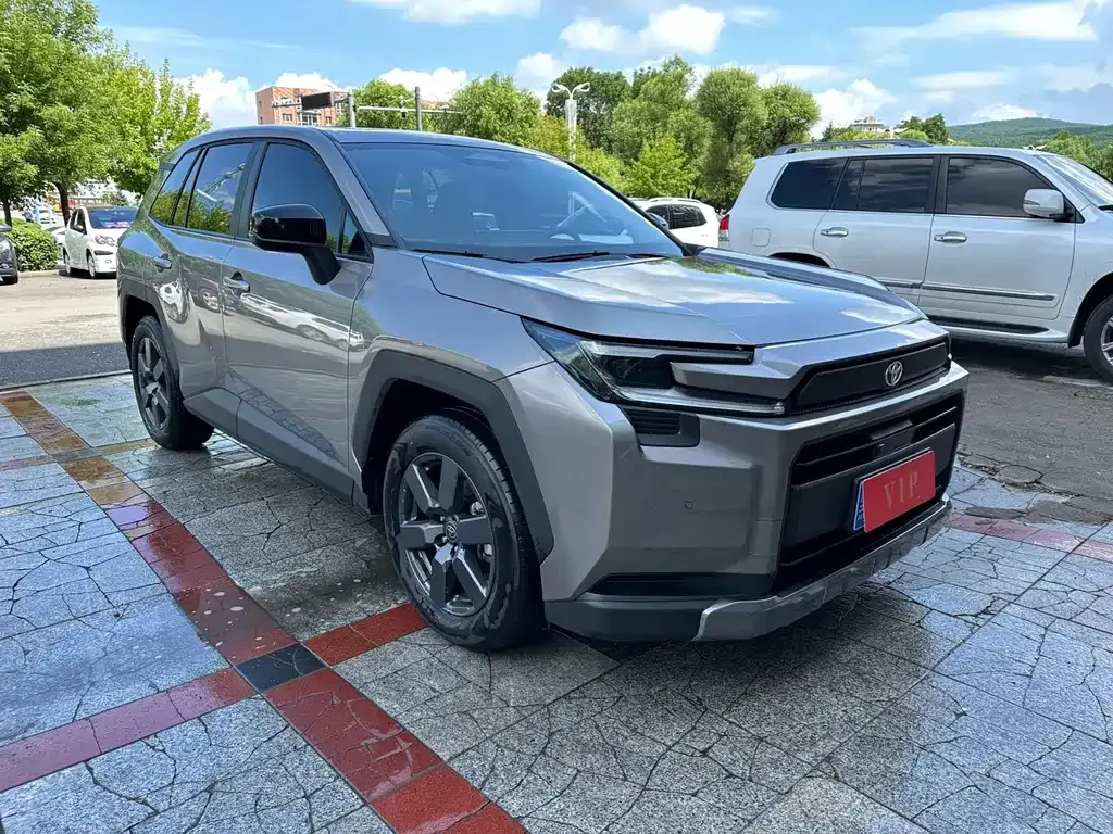 Toyota RAV4 — фото 10
