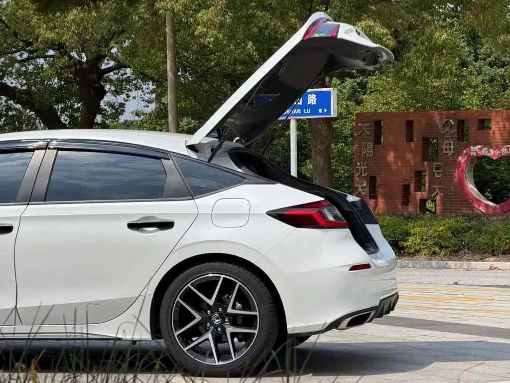 Honda Civic — фото 10