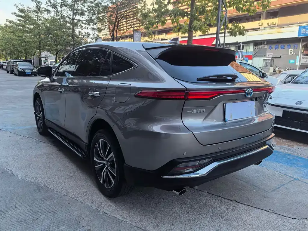 Toyota Harrier — фото 10