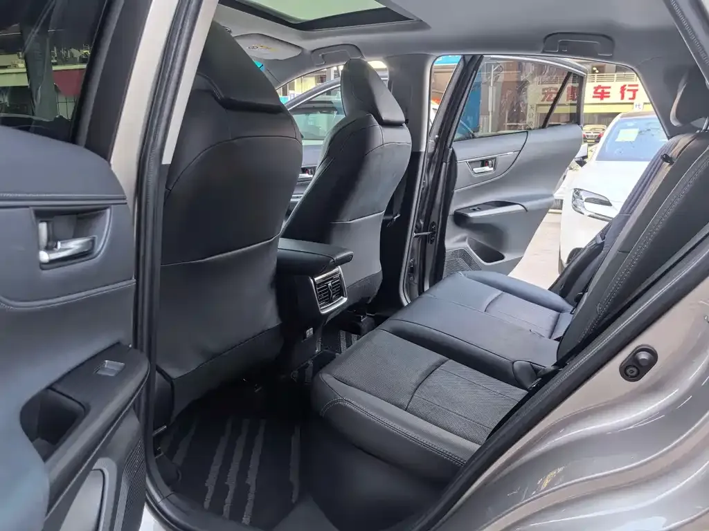 Toyota Harrier — фото 9
