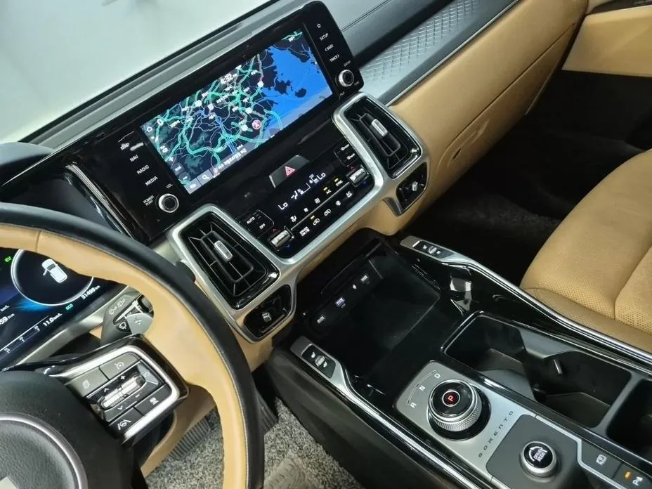 Kia Sorento — фото 7