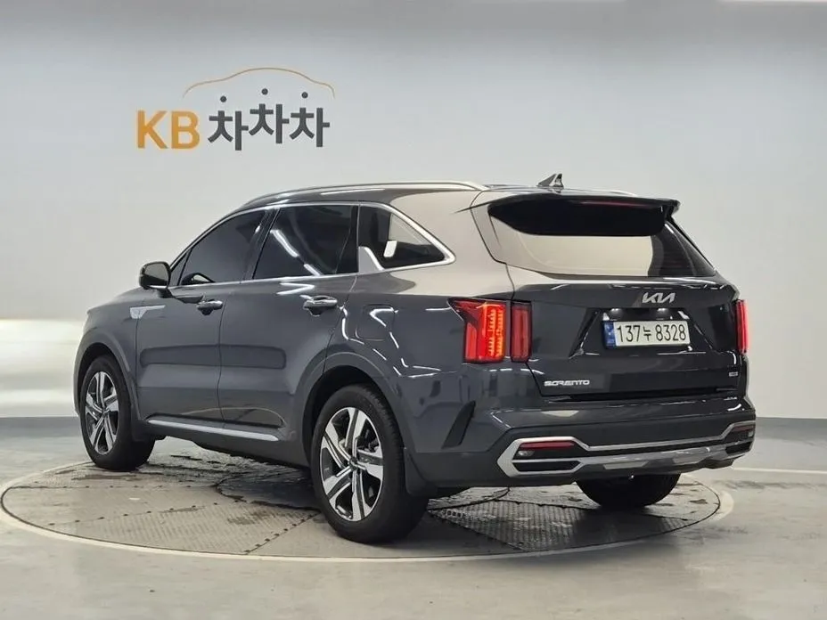 Kia Sorento — фото 8
