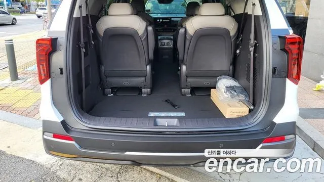 Kia Carnival — фото 4