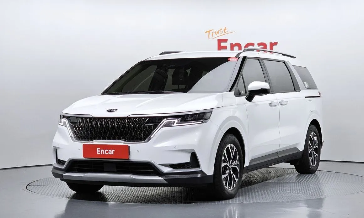 Kia Carnival — фото 1