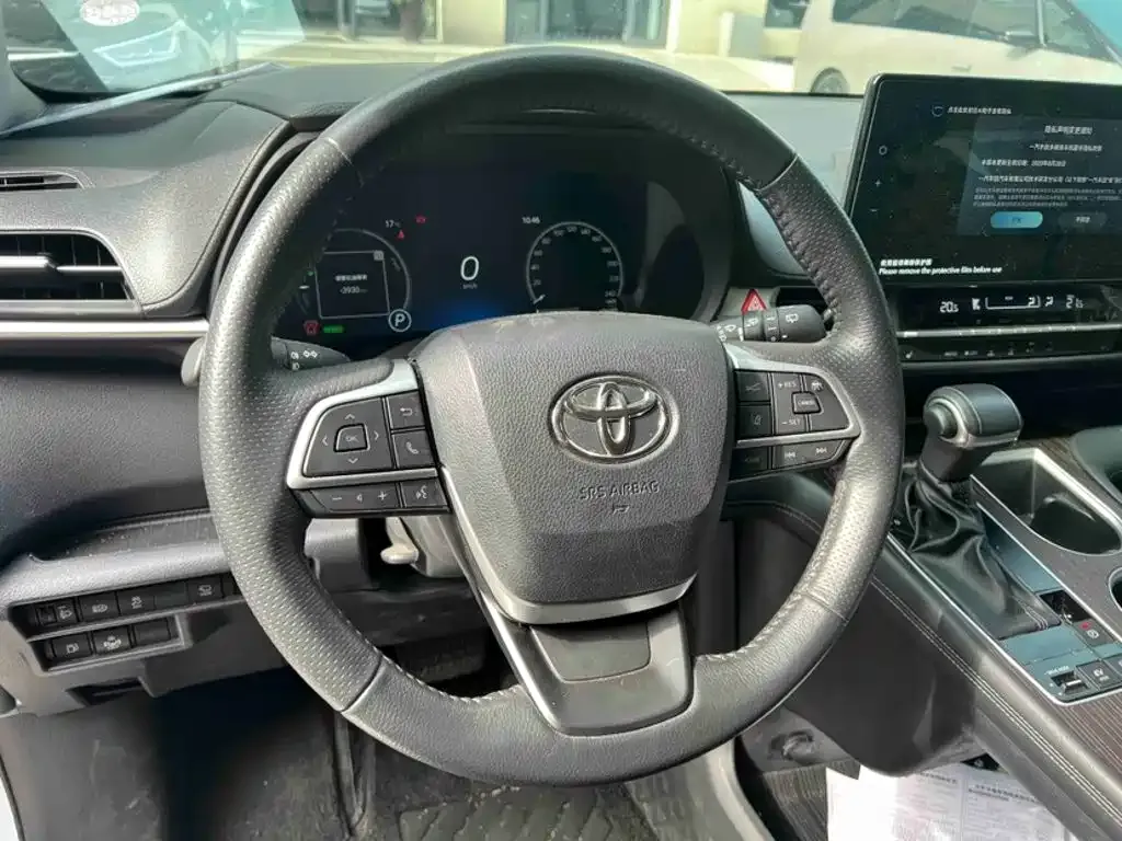 Toyota Granvia — фото 3