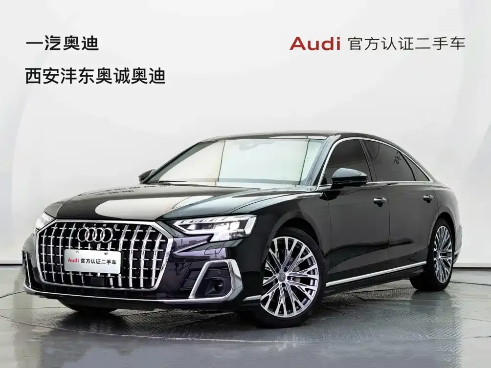 Audi A8 — фото 1