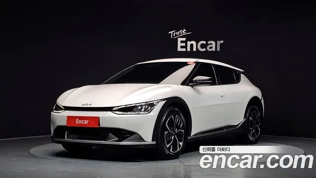 Kia EV6 — фото 1