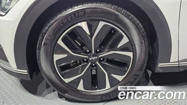 Kia EV6 — фото 10