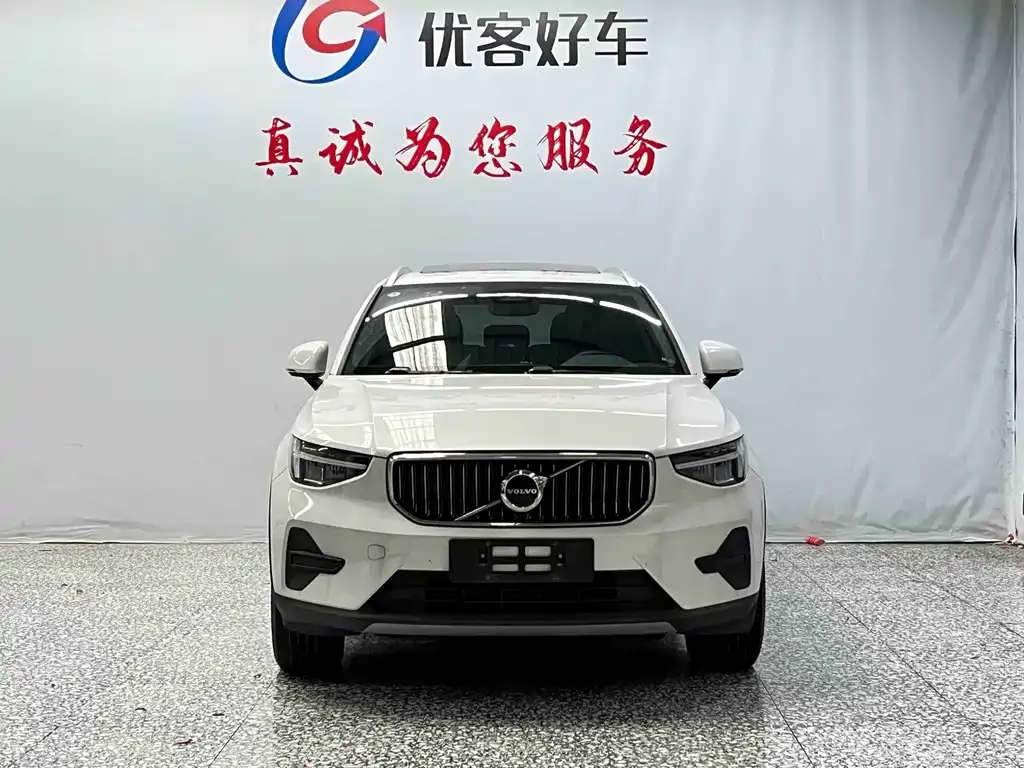 Volvo XC40 — фото 2
