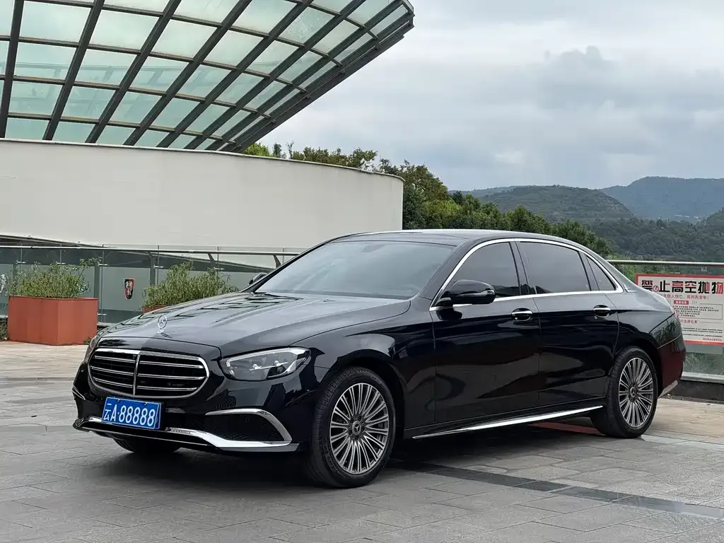 Mercedes-Benz E-Class — фото 4