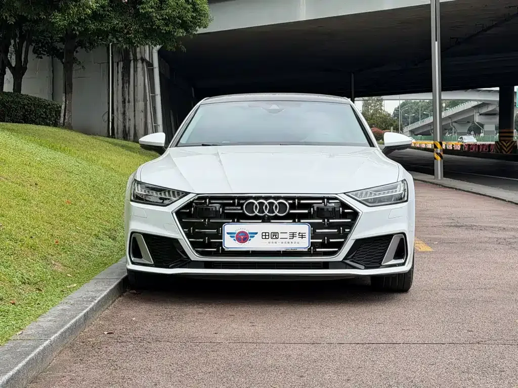 Audi A7L — фото 6