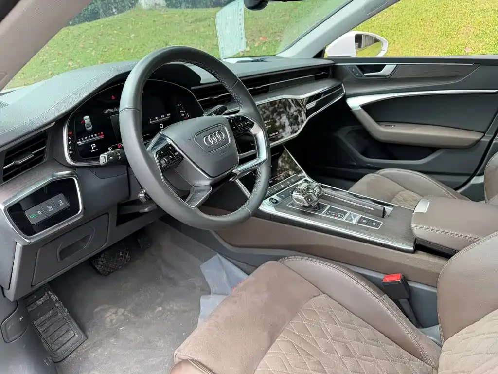 Audi A7L — фото 5