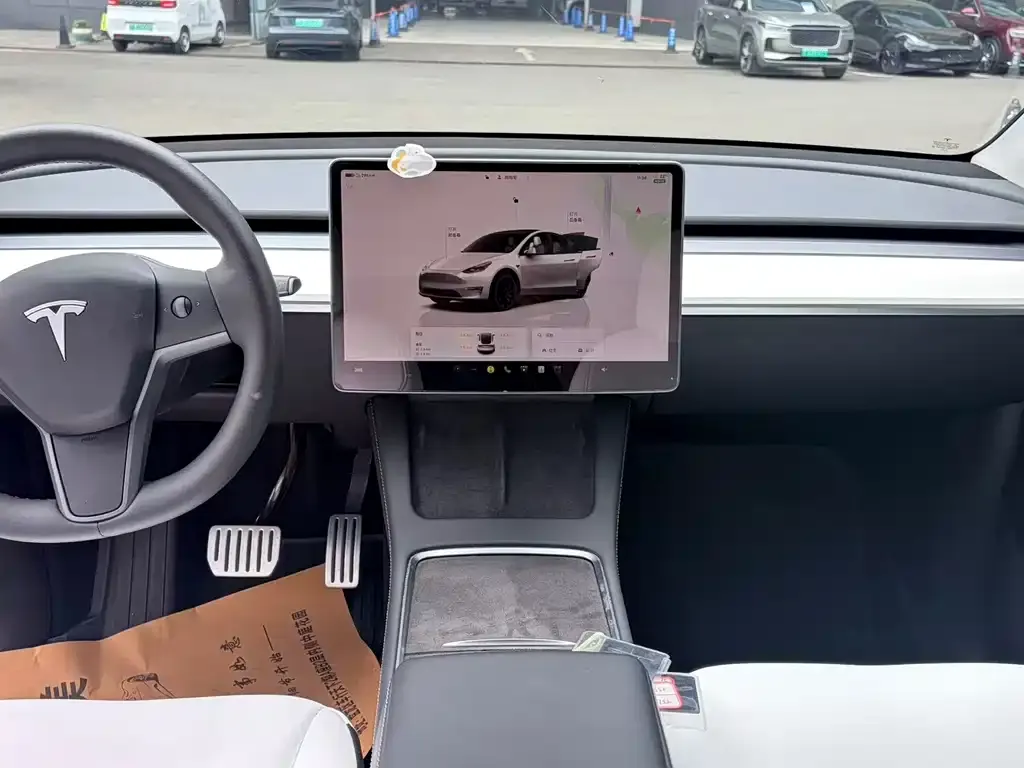 Tesla Model Y — фото 4