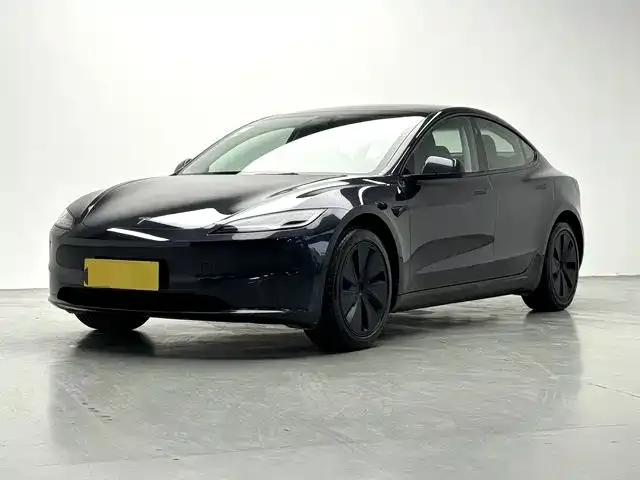 Tesla Model 3 — фото 1