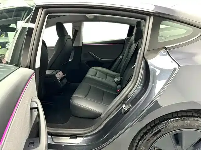 Tesla Model 3 — фото 5