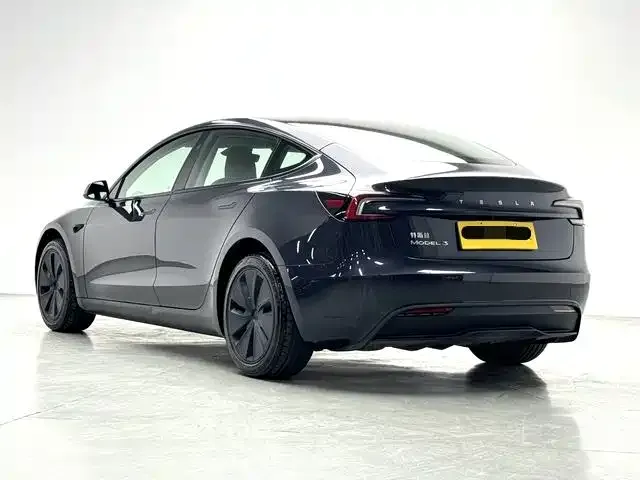 Tesla Model 3 — фото 8