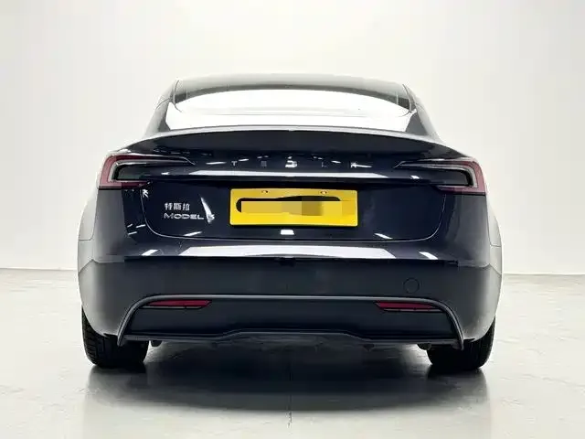 Tesla Model 3 — фото 9
