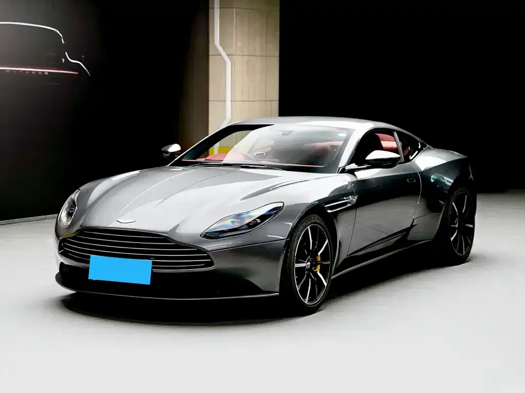 Aston Martin DB11 — фото 1