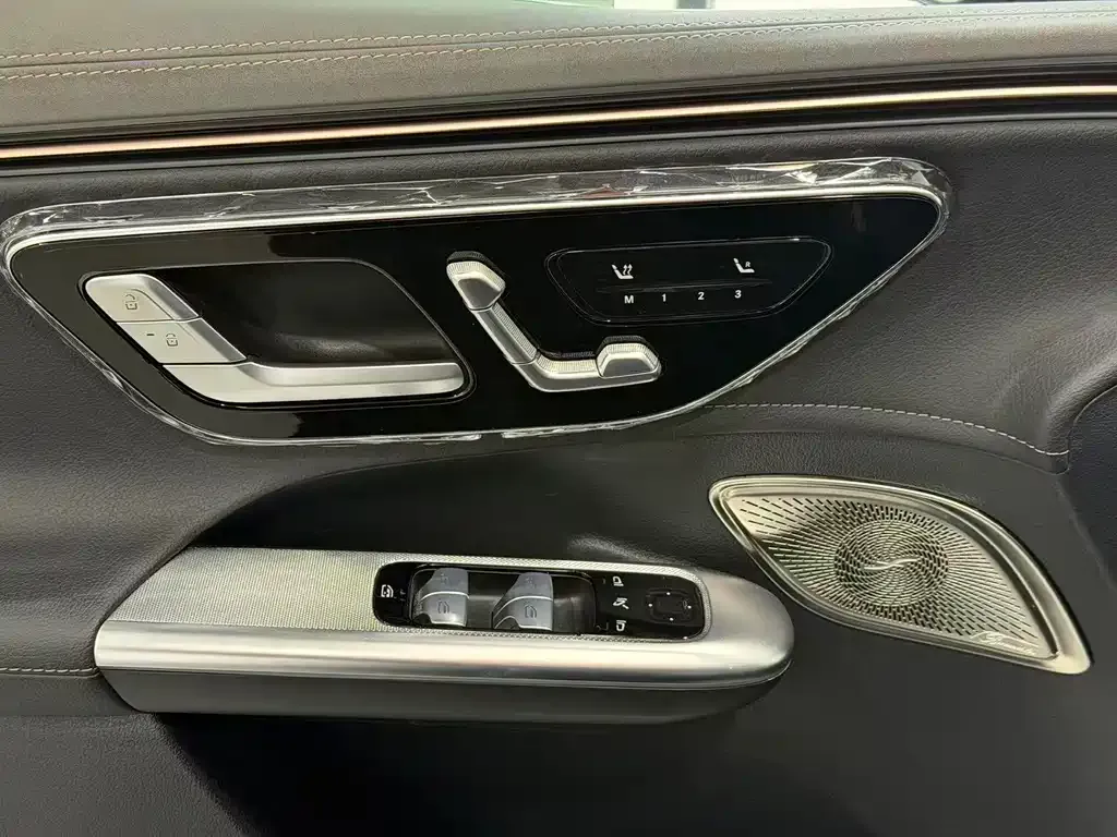 Mercedes-Benz EQE SUV — фото 2