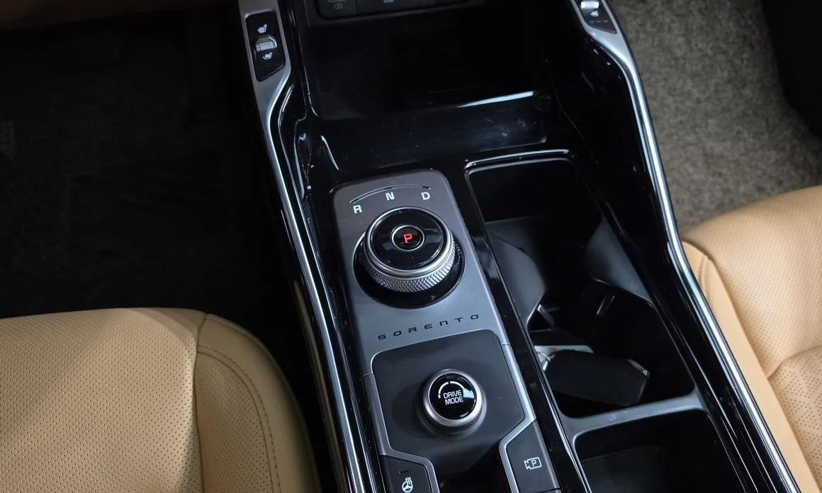 Kia Sorento — фото 9