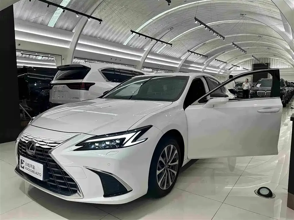 Lexus ES — фото 8