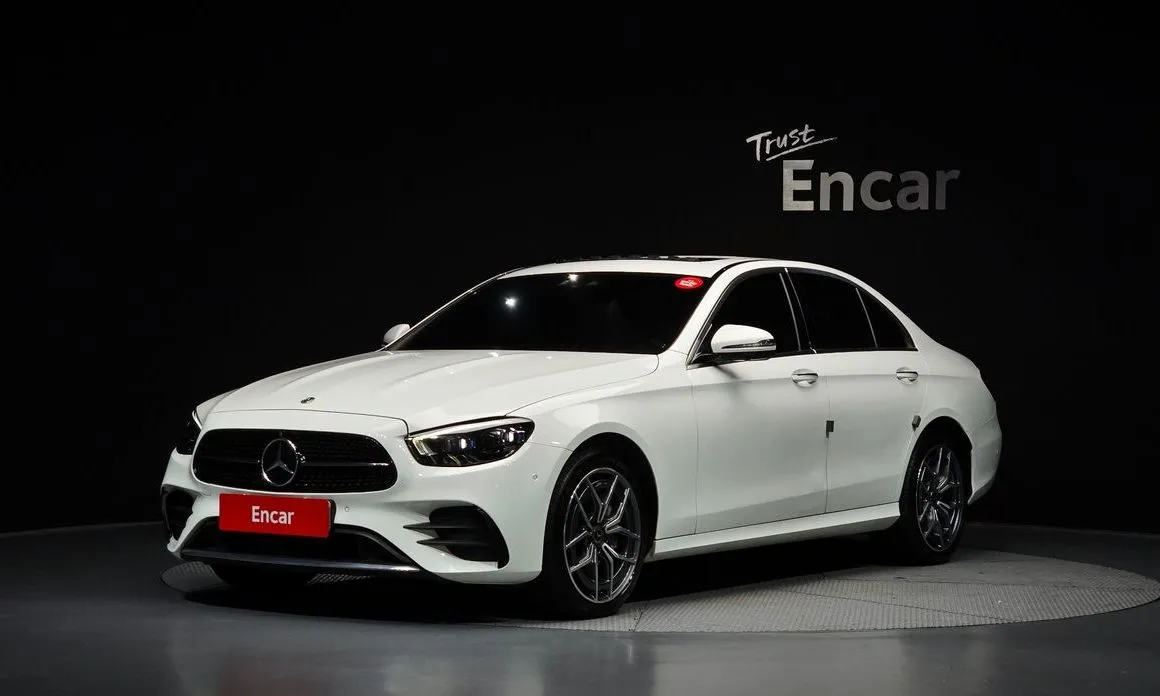 Mercedes-Benz E-Class — фото 1