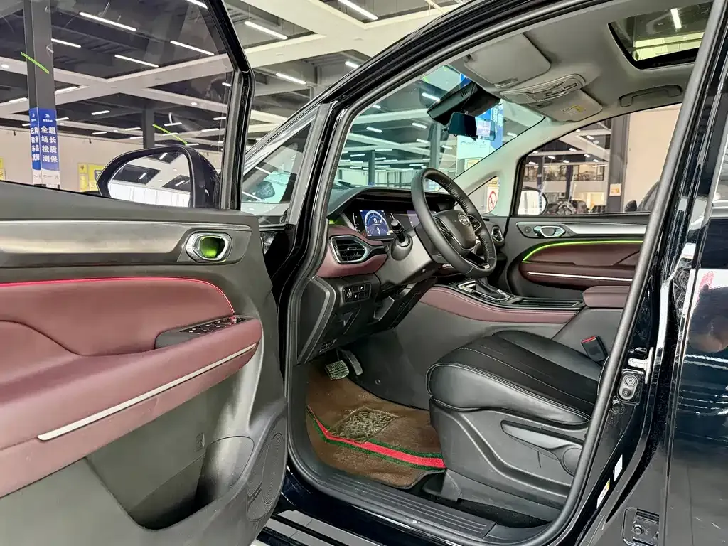 GAC Motor Trumpchi M6 — фото 3
