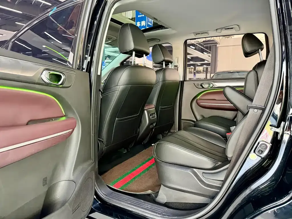 GAC Motor Trumpchi M6 — фото 10