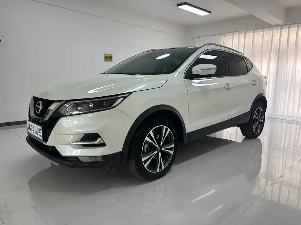 Nissan Qashqai — фото 1