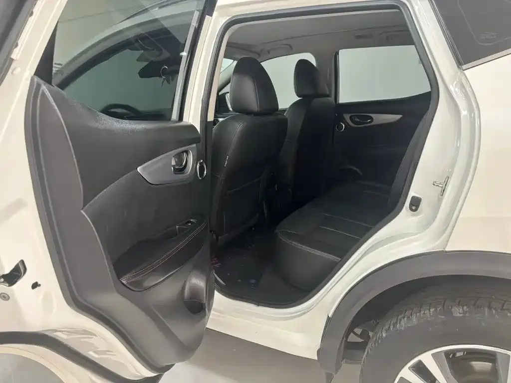 Nissan Qashqai — фото 10
