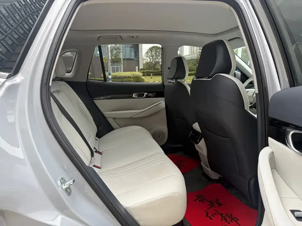 Geely Galaxy E5 — фото 10