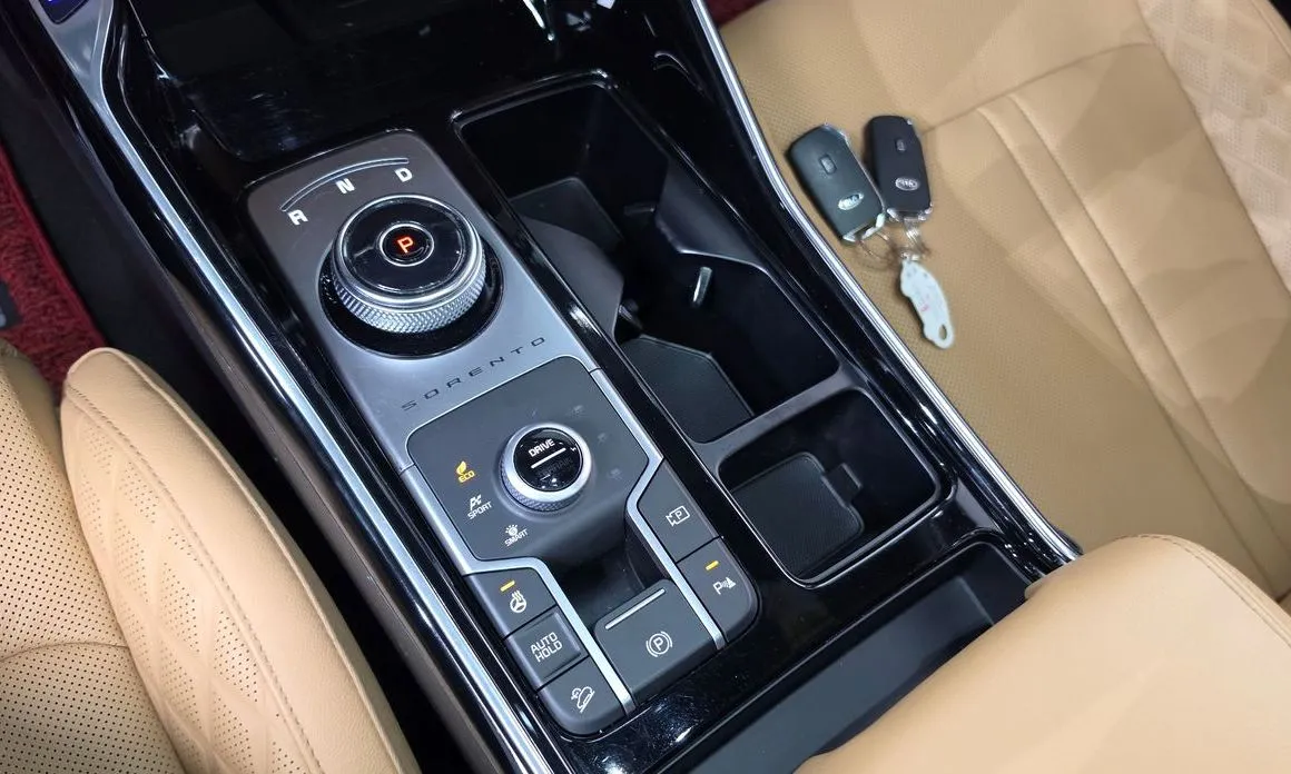 Kia Sorento — фото 5