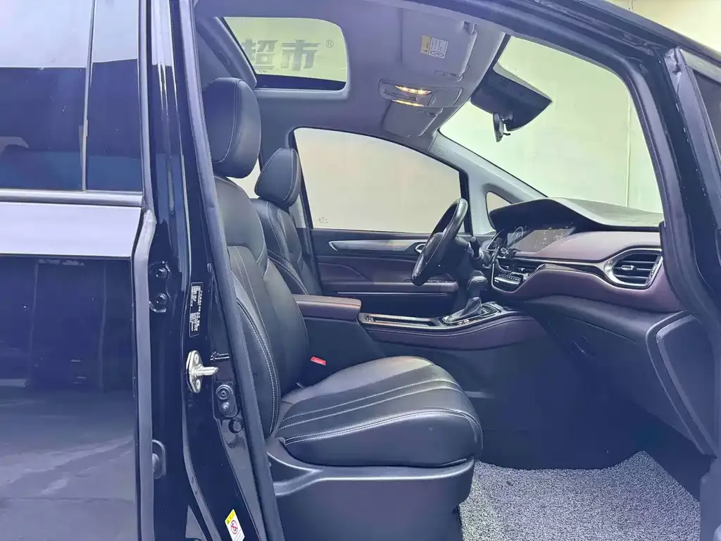 GAC Motor Trumpchi M6 — фото 10