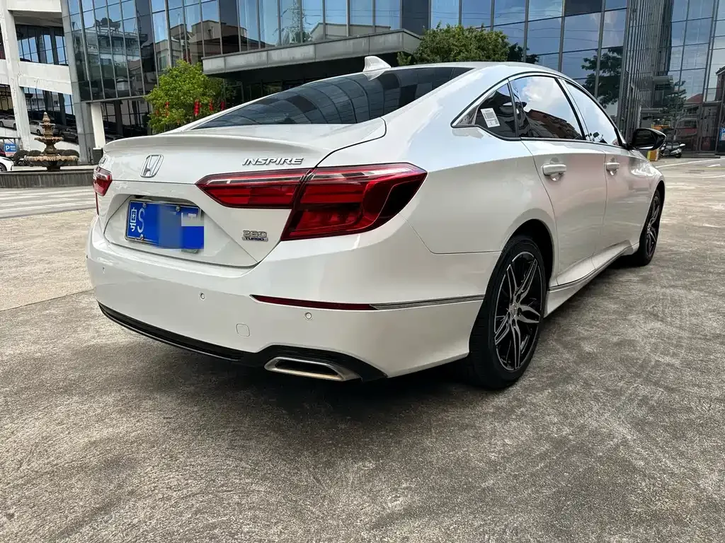 Honda Inspire — фото 6