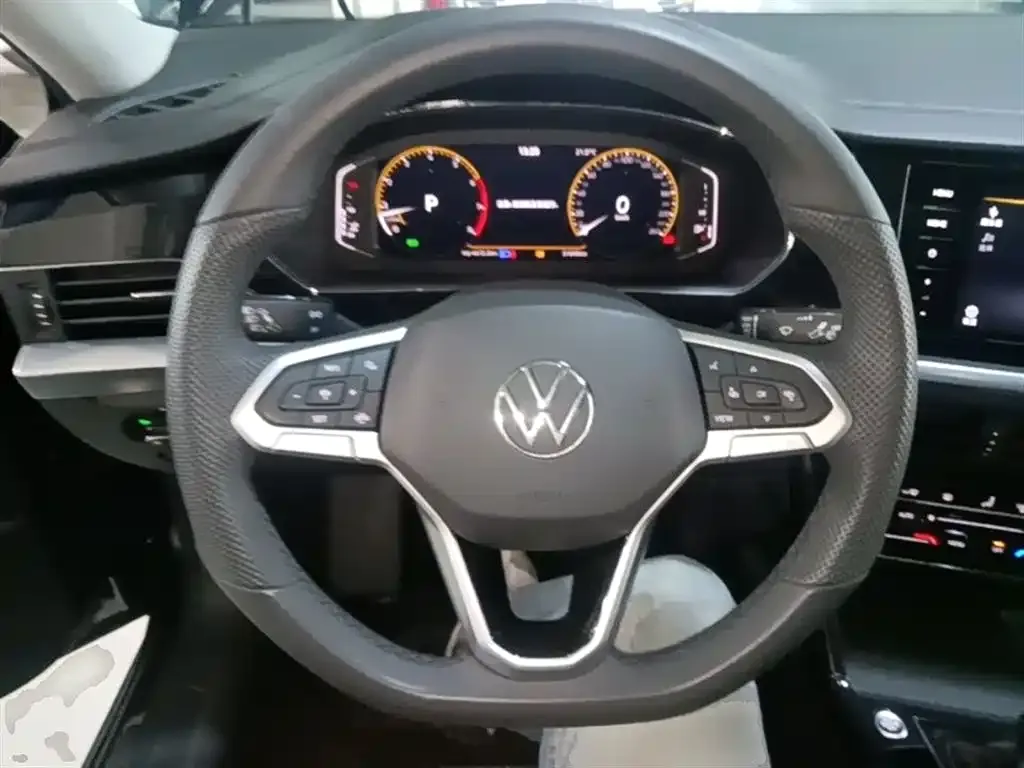 Volkswagen Passat — фото 6